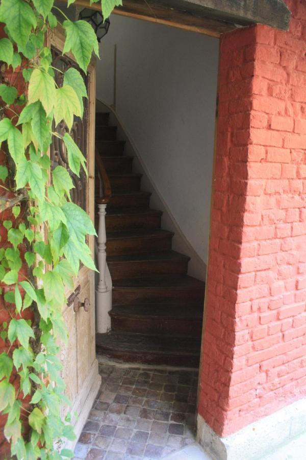Le Refuge Des Cordeliers Apartment Laon Exterior photo