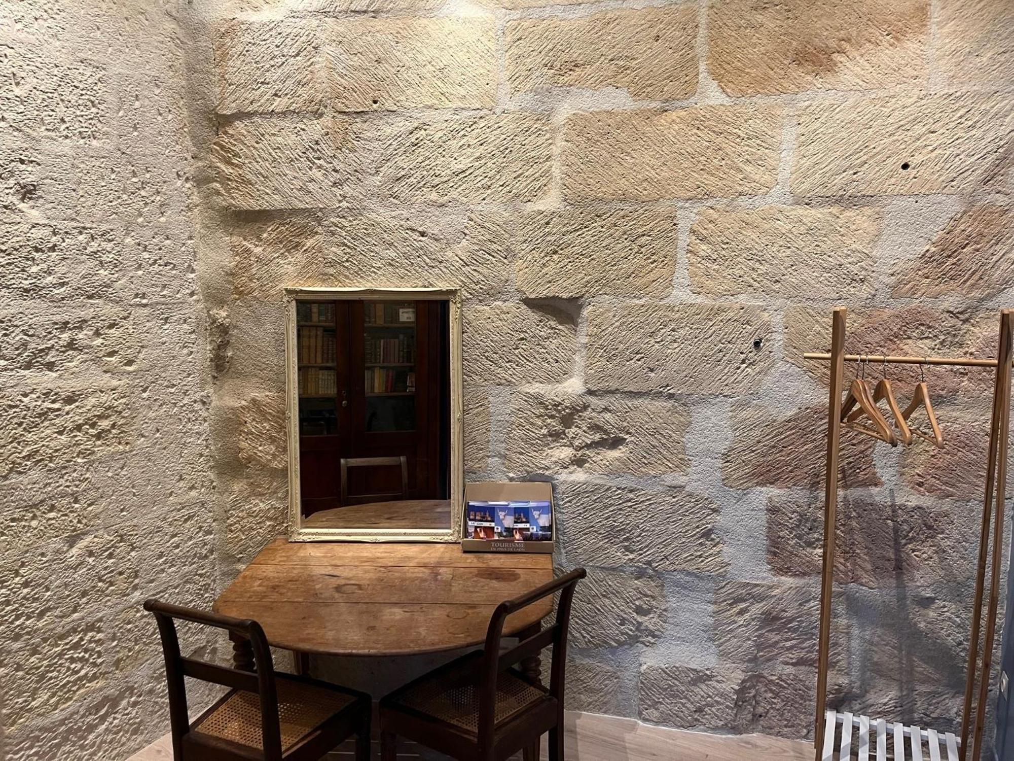 Le Refuge Des Cordeliers Apartment Laon Room photo